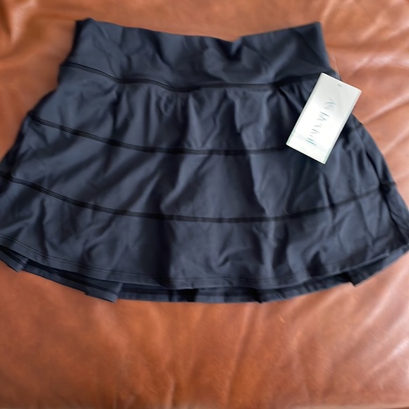 NWT serves up skort - Picture 6 of 7
